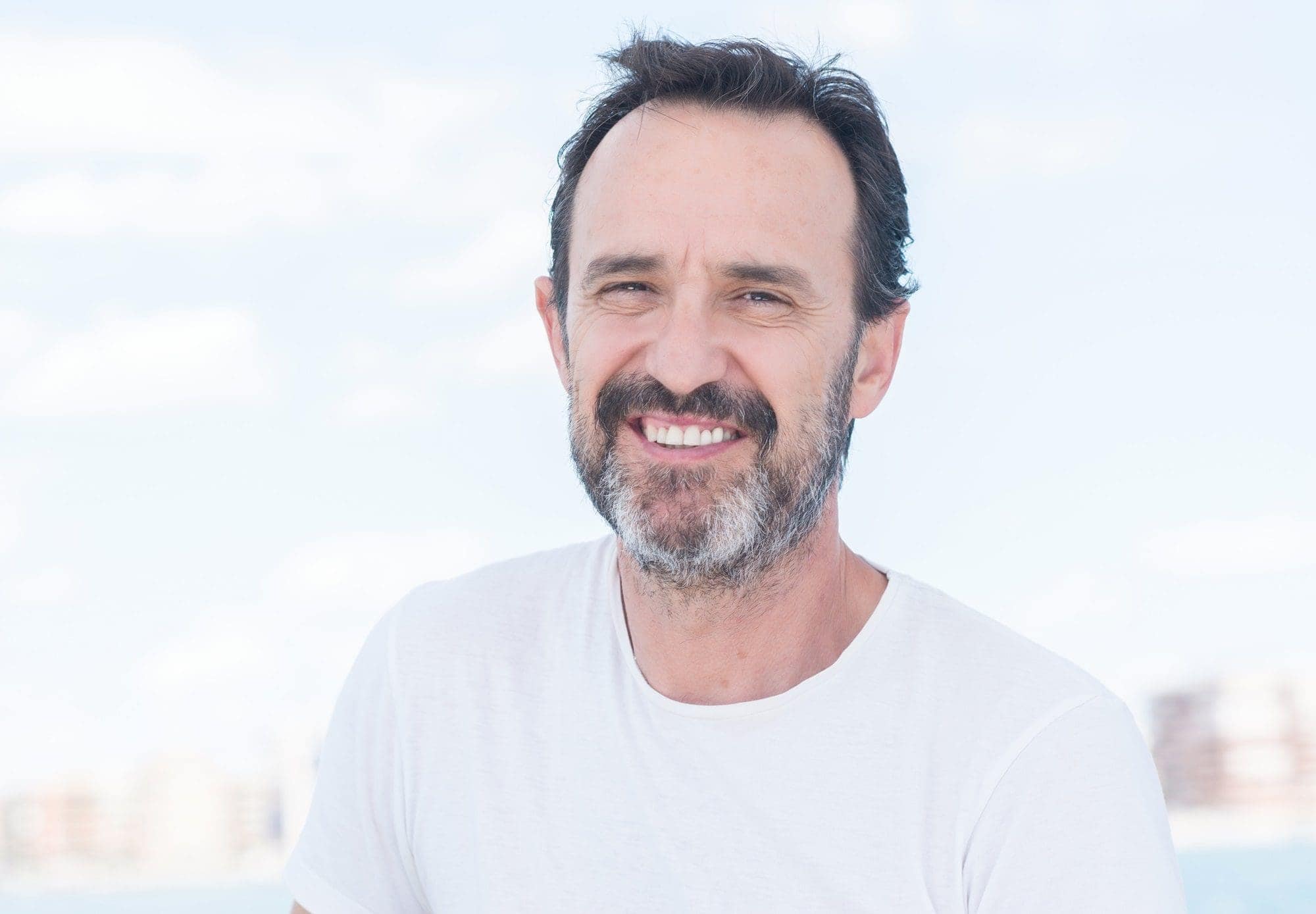 hombre con implantes dentales carga inmediata hombre con implantes dentales carga inmediata - carga inmediata de implante dental