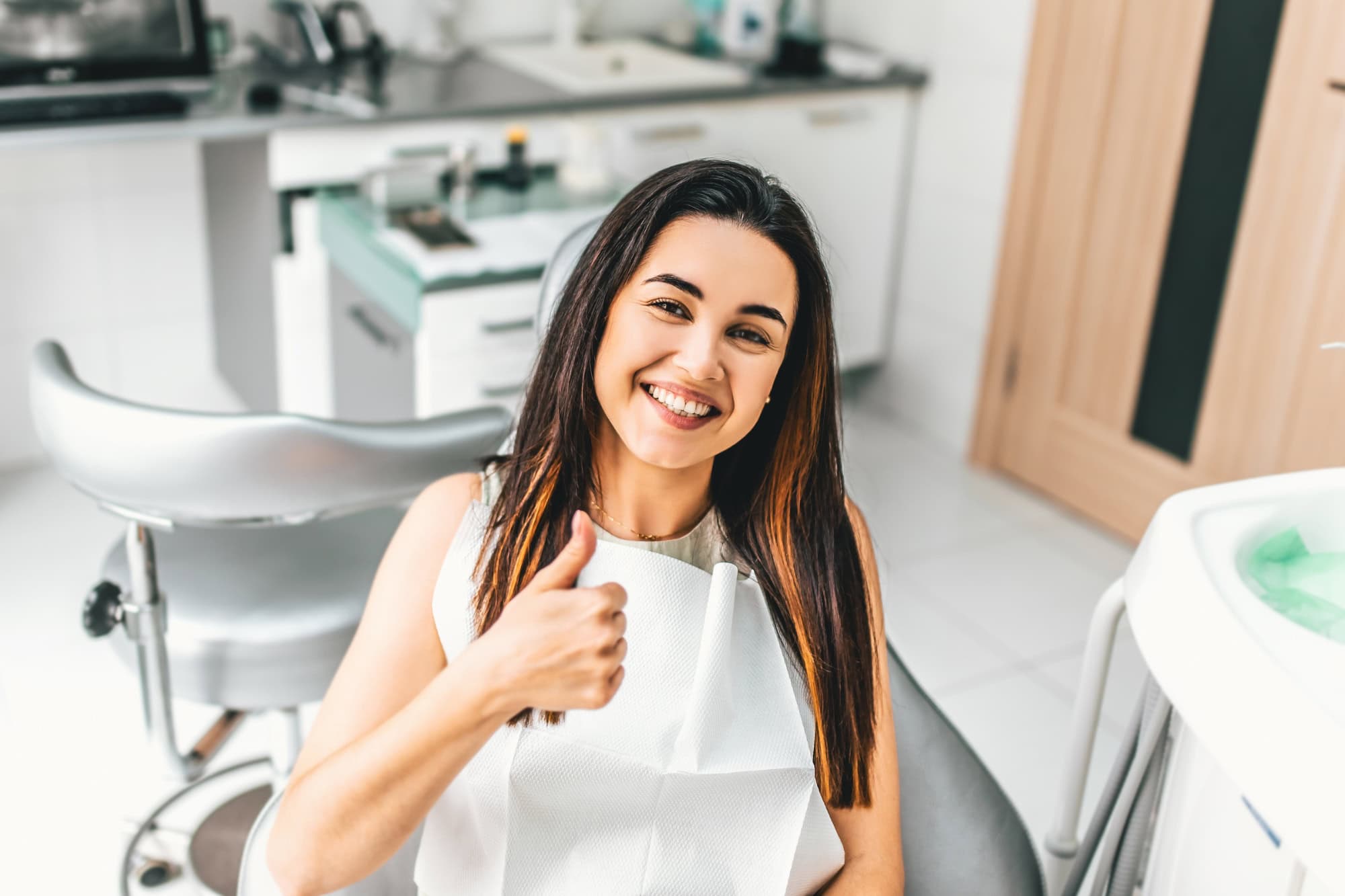 Dientes astillados: ¿Qué hacer y cómo prevenirlo? 10 dientes astillados tratamiento