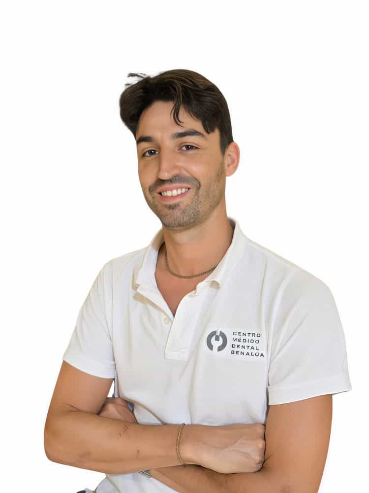 Dr. Carlos Jesús Belda Almira 1 Dr. Carlos Jesús Belda Almira, odontólogo y director médico asociado de Clínica Dental Benalúa en Alicante