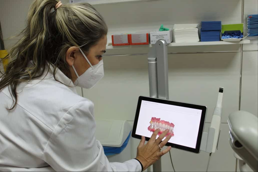 estudio dental en clinica dental benalua 705x470 LE upscale prime light ai 30