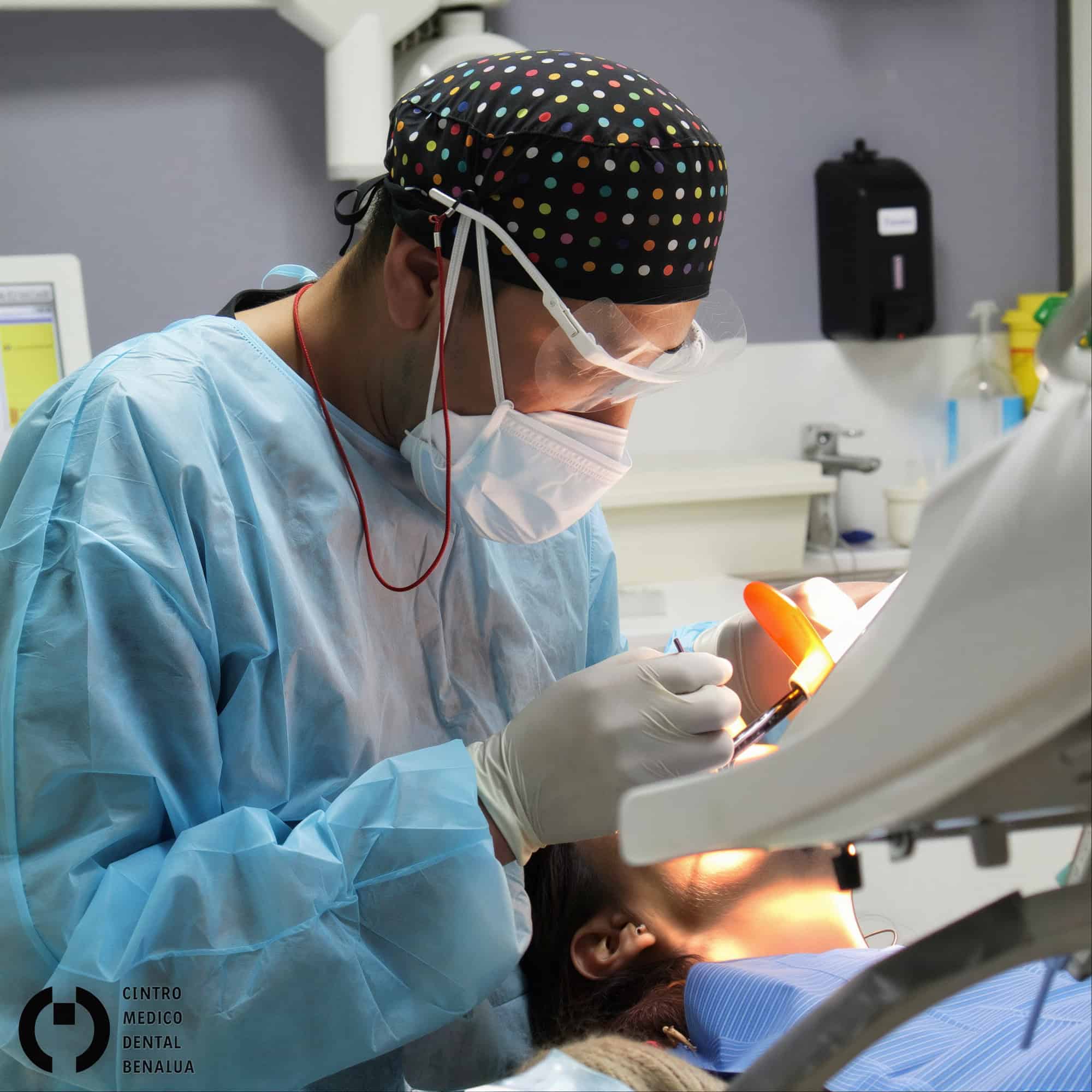 Cirujano oral extracción muela del juicio Clínica Dental Benalúa Alicante