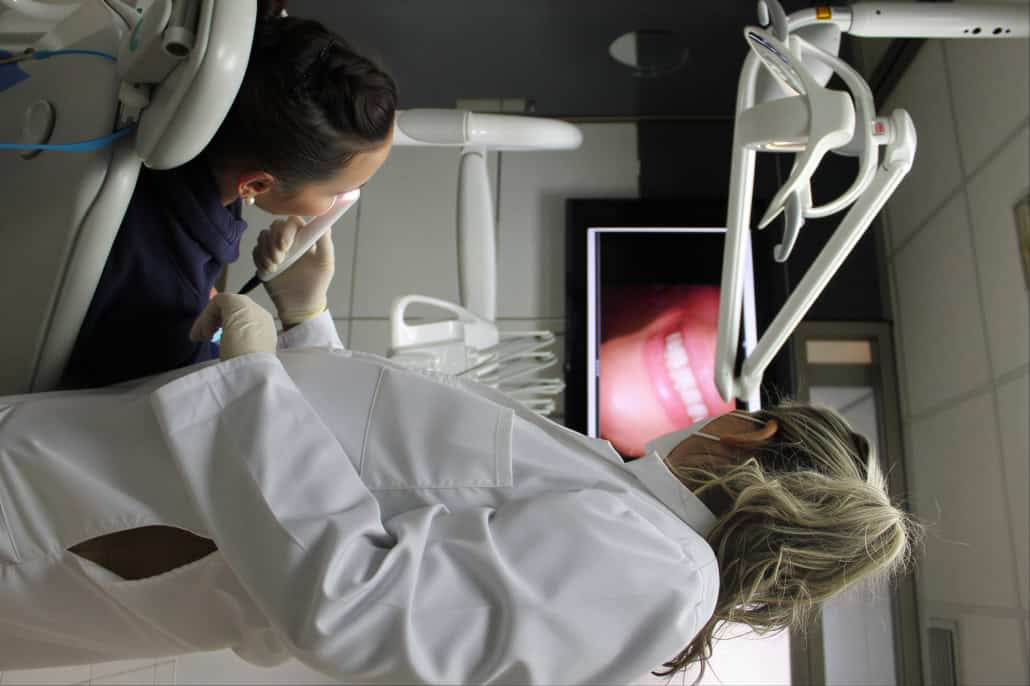 tratamiento dental en clinica dental benalua mfrh original LE upscale prime light ai 30