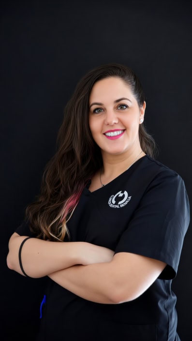 Alba Miralles, atención al paciente de Clínica Dental Benalúa